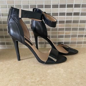 Very lightly worn Steven pumps size 7.5 black